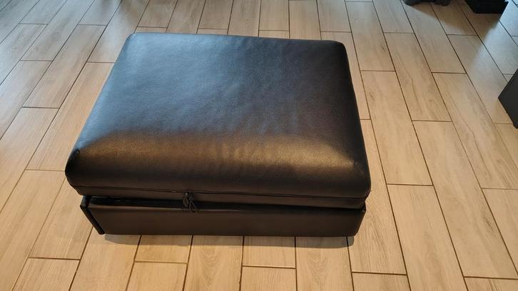 Zwart lederen poefslaapbank, Huis en Inrichting, Zetels | Voetbanken en poefs, Ophalen