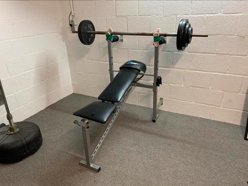 Bench Press met muurbevesteging, Sport en Fitness, Fitnessapparatuur, Zo goed als nieuw, Armen, Borst, Buik, Rug, Ophalen