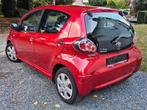 Toyota Aygo 1.0i * 97 000 km * CAR PASS * EURO 5 *, Auto's, Toyota, Euro 5, Stof, 50 kW, Zwart