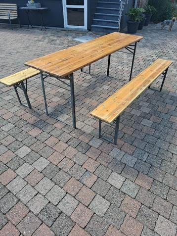 BIERTAFEL + BANKEN / TUINTAFEL + BANKEN beschikbaar voor biedingen