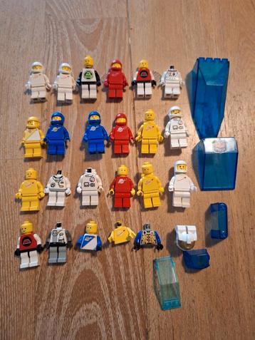 Lego space minifiguren en onderdelen beschikbaar voor biedingen