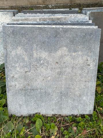 Tegels blauwsteen 40x40cm beschikbaar voor biedingen