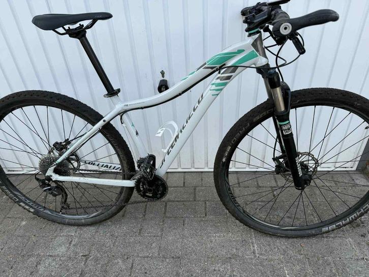 Specialized dames alu MTB -Jett Pro 29 –RockShox/Deore, Fietsen en Brommers, Fietsen | Mountainbikes en ATB, Zo goed als nieuw