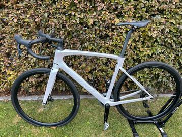Specialized Roubaix sl8 m58 Sram rival axs 12sp beschikbaar voor biedingen