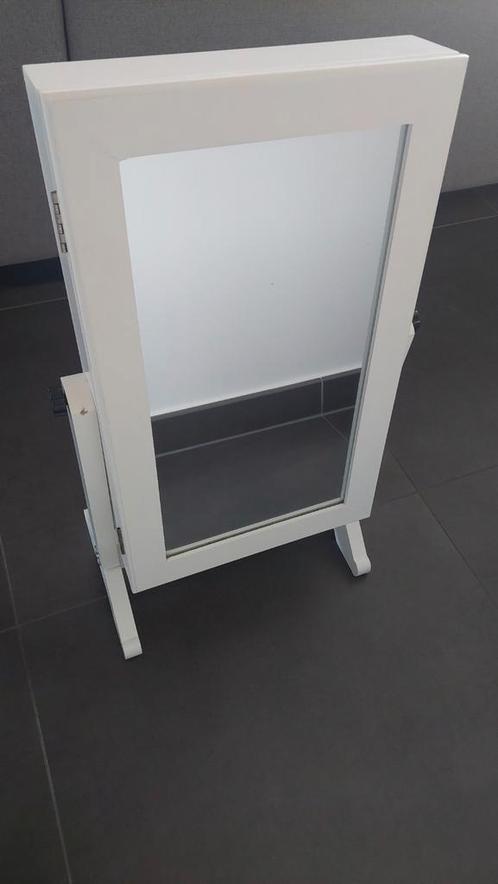 Juwelenkast met Spiegel, Handtassen en Accessoires, Kettinghangers, Zo goed als nieuw, Overige materialen, Wit, Ophalen
