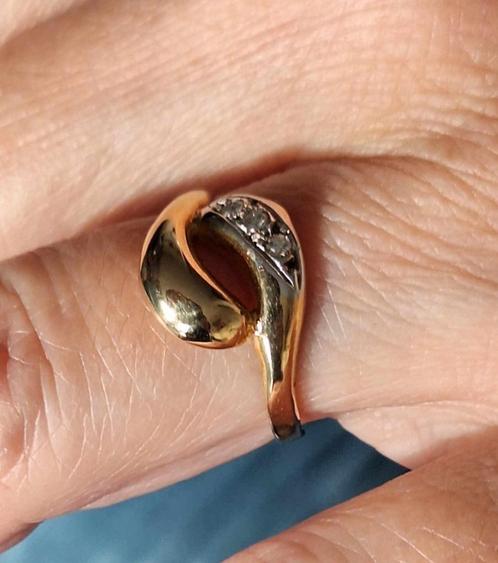 Pracht 14 karaat geelgouden dames ring met 3 diamantjes😍, Handtassen en Accessoires, Ringen, Gebruikt, Dame, 17 tot 18, Goud