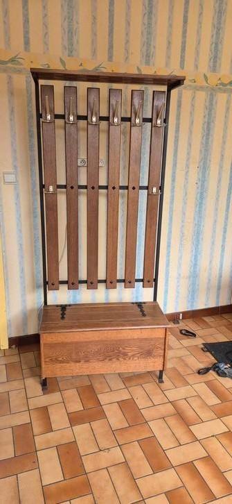 Porte-manteaux coffre vintage en chêne  beschikbaar voor biedingen