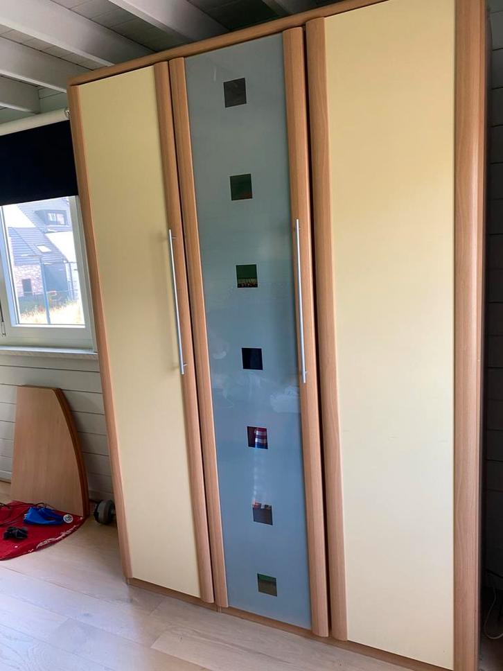 Kleerkast (+nachtkastje en commodes), Huis en Inrichting, Kasten | Kleerkasten, Zo goed als nieuw, Ophalen