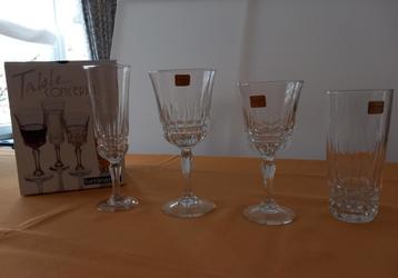 Luminarc vintage glasservies voor 6 personen  beschikbaar voor biedingen