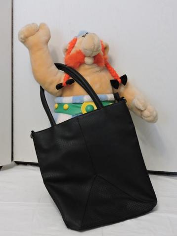 Sac noir comme neuf,joli,pratique,grande capacité PRIX BAS ! beschikbaar voor biedingen