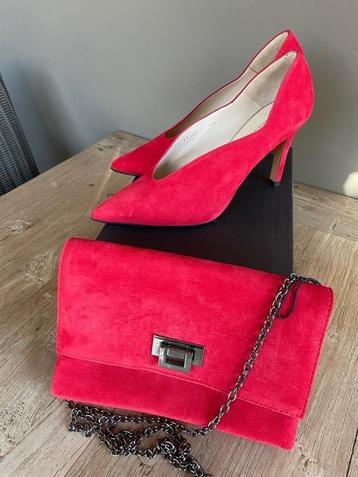 Rode pumps met hakken Lodi + bijpassende clutch beschikbaar voor biedingen