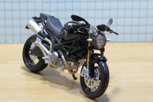 Ducati Monster 696 black 2011 1:12 31189, Hobby en Vrije tijd, Modelauto's | 1:5 tot 1:12, Nieuw, Motor, 1:9 t/m 1:12, Ophalen of Verzenden