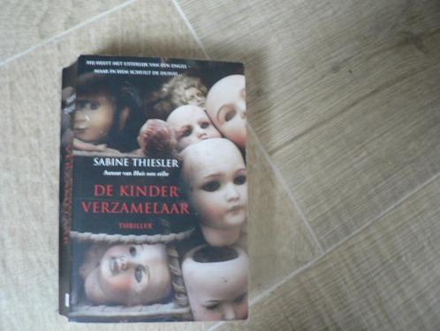 de kinderverzamelaar sabine thiesler, Boeken, Thrillers, Gelezen, Ophalen of Verzenden