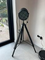 Mooie zwarte retro staanlamp, Huis en Inrichting, Lampen | Vloerlampen, Ophalen, Zo goed als nieuw