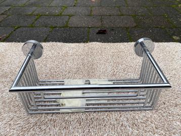 Badkamerbenodigdheden te koop beschikbaar voor biedingen