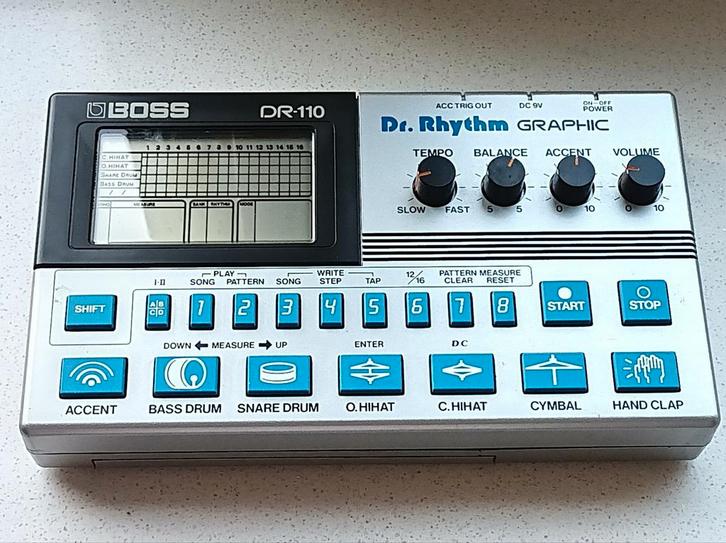 BOSS DR-110 Analog drum machine - Vintage in good condition, Muziek en Instrumenten, Drumcomputers, Zo goed als nieuw, Boss, Ophalen of Verzenden