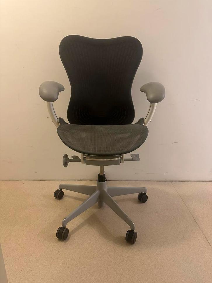 Herman miller mirra 2 in top staat!, Maison & Meubles, Chaises de bureau, Comme neuf, Chaise de bureau, Ergonomique, Enlèvement ou Envoi