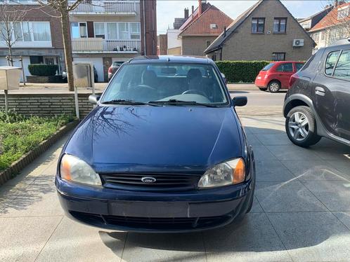 Ford fiesta 1.3 60 cv 44kw 08/2000, Autos, Ford, Particulier, Fiësta, Essence, Euro 2, 5 portes, Boîte manuelle, Bleu, Tissu