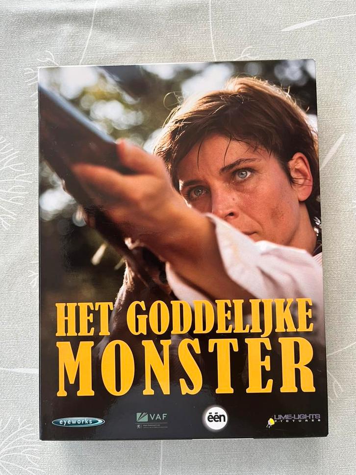 DVD box Het Goddelijke Monster, Cd's en Dvd's, Dvd's | Tv en Series, Zo goed als nieuw, Drama, Boxset, Vanaf 9 jaar, Ophalen of Verzenden