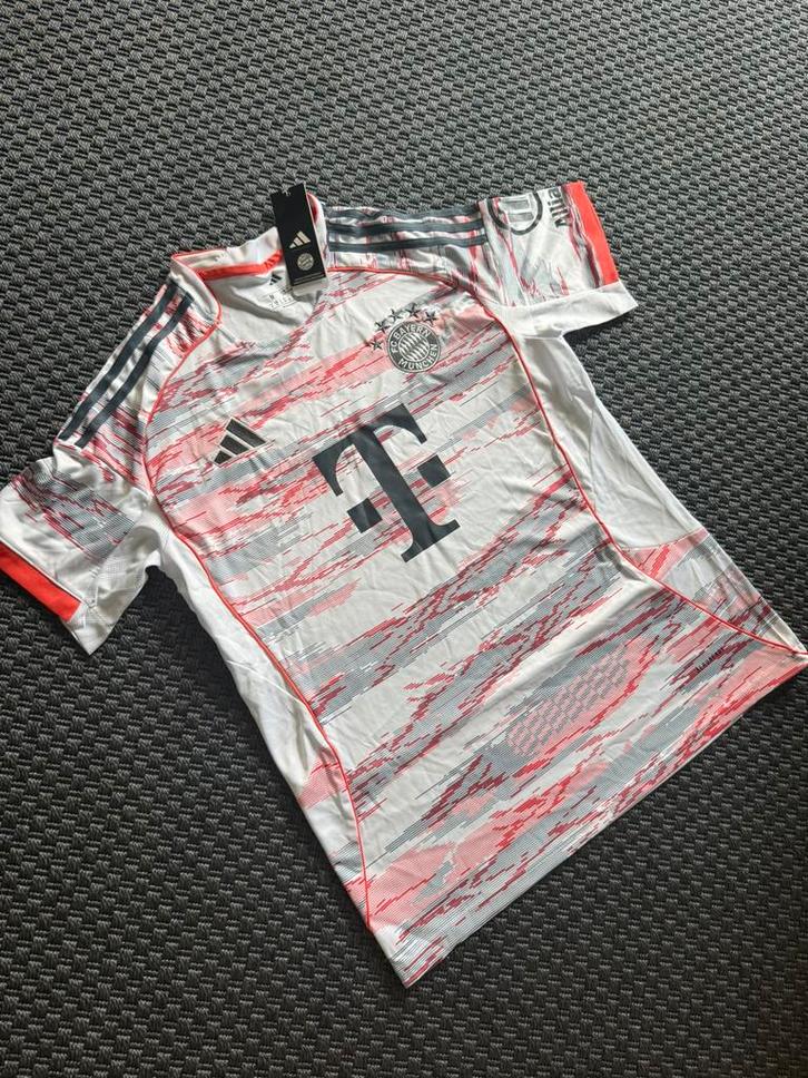 Bayern München 2024/25 Uitshirt - Adidas Aeroready, Sport en Fitness, Voetbal, Nieuw, Shirt, Maat M, Ophalen of Verzenden