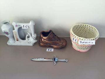 6 verschillende items aan 5 euro per stuk beschikbaar voor biedingen