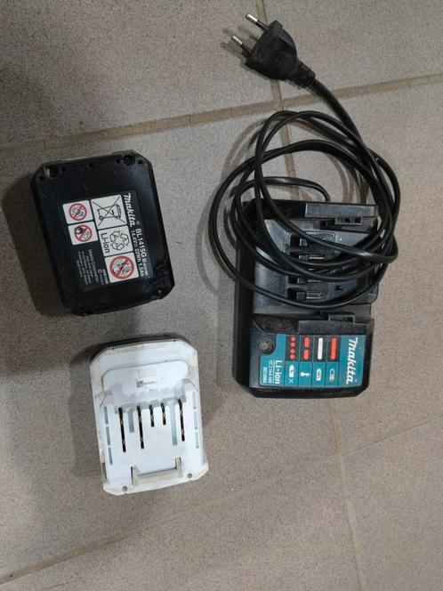 Makita lader/ oplader + 2 accu 14v 14.4v, Doe-het-zelf en Bouw, Gereedschap | Machine-onderdelen en Toebehoren, Gebruikt, Ophalen of Verzenden