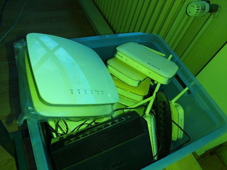 Divers machines : routeurs, switchs, etc., Computers en Software, Accesspoints, Gebruikt, Ophalen