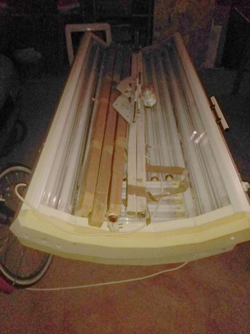 Solarium 24 tubes en état de marche, Elektronische apparatuur, Zonnebanken en Gezichtsbruiners, Ophalen