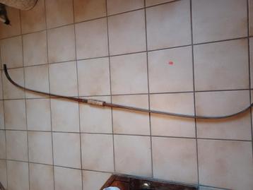 Oude houten handboog beschikbaar voor biedingen
