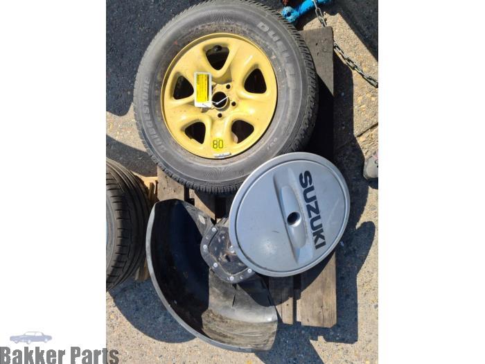 Roue de secours d'un Suzuki Grand Vitara, Autos : Pièces & Accessoires, Pneus & Jantes, Jante(s), Véhicule de tourisme, Utilisé