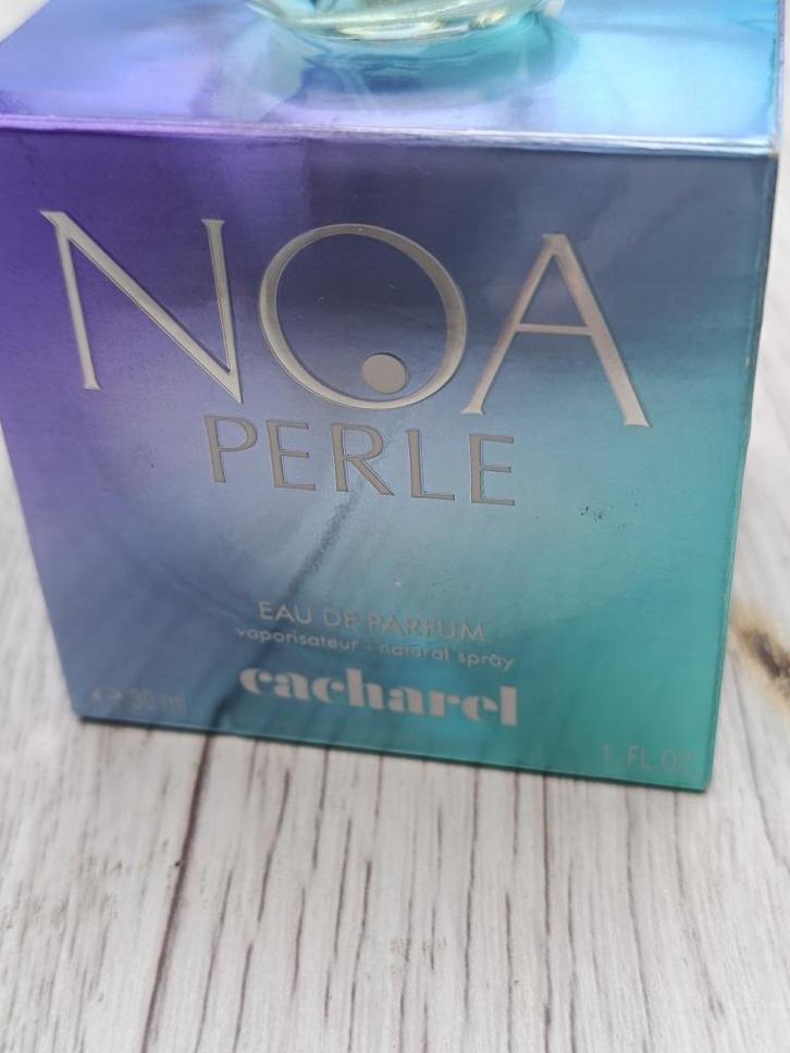 Eau de parfum NOA Perle Cacharel, Handtassen en Accessoires, Uiterlijk | Parfum, Nieuw, Ophalen of Verzenden