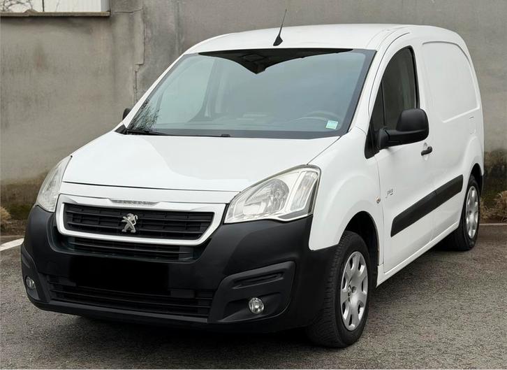 Peugeot Partner 3-zit 1.6 Hdi euro6b Navi/Airco/Pdc/Cruiseco, Auto's, Bestelwagens en Lichte vracht, Bedrijf, Te koop, ABS, Airbags