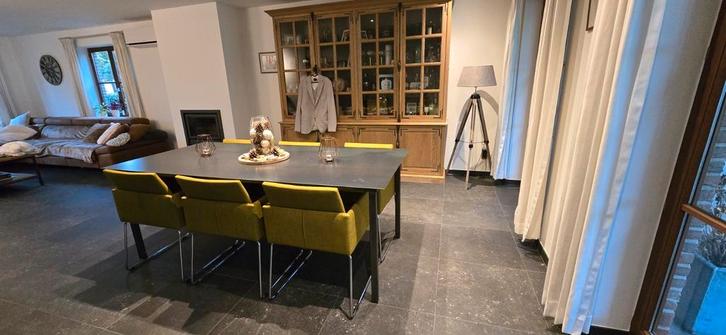 Te koop: stijlvolle en ruime eettafel met industriële look,, Huis en Inrichting, Tafels | Eettafels, Zo goed als nieuw, Ophalen