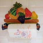 Keukenrolhouder Fruitdessin metaal, handmade Oxfamwinkel, Ophalen of Verzenden, Zo goed als nieuw