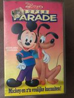 VHS Disney Super parade, Mickey en zijn vrolijkr karnuiten, Ophalen of Verzenden