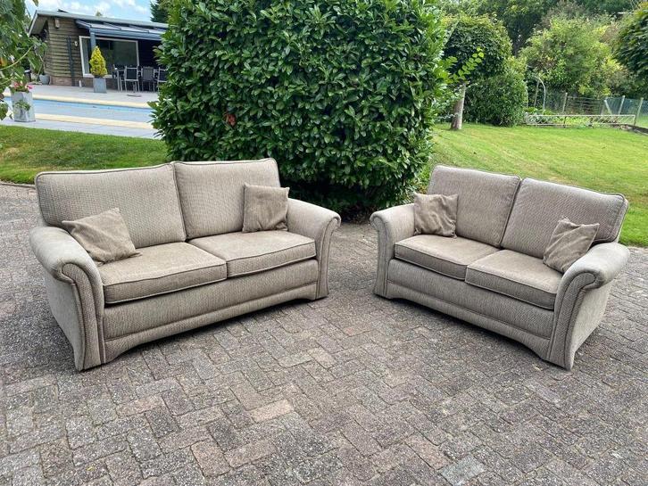 1 of 2 stoffen banken zand / beige bank set, Huis en Inrichting, Barkrukken, Gebruikt, 90 cm of meer, 2 krukken, Ophalen of Verzenden