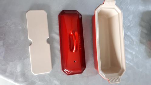 Terrine en ceramique Le Creuset Rouge Cerise 31 cm, Maison & Meubles, Cuisine | Vaisselle, Neuf, Enlèvement ou Envoi