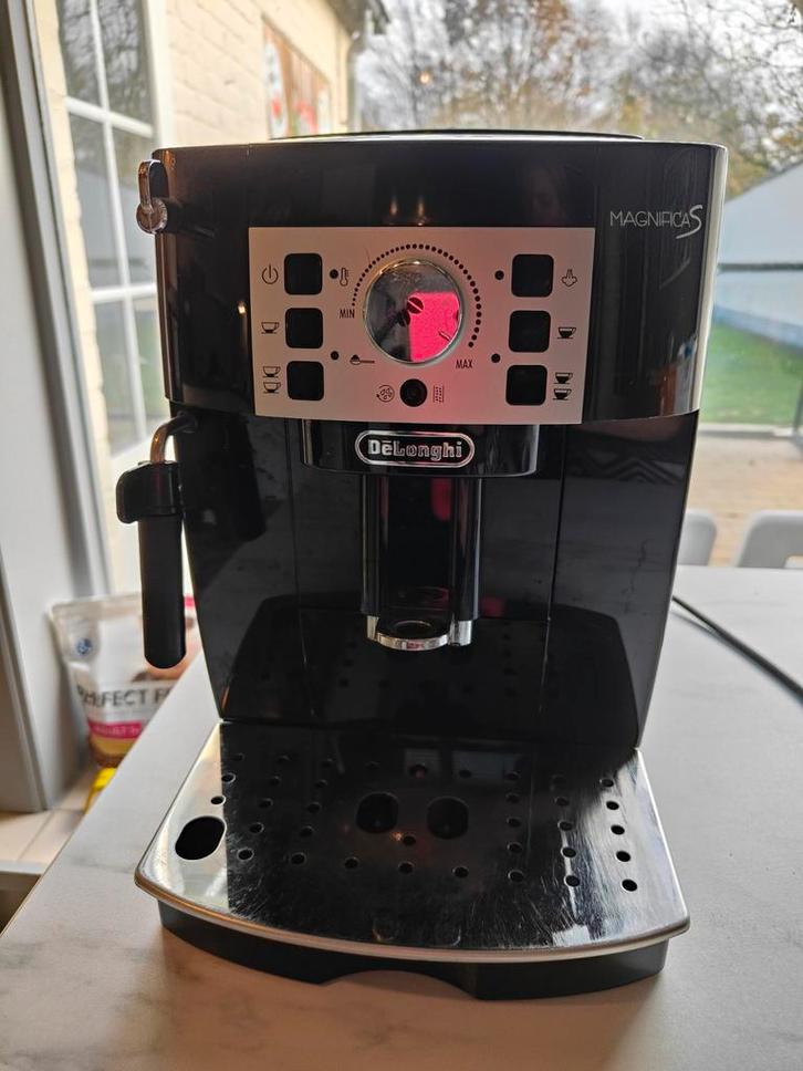 De’Longhi Magnifica S – Perfecte espressomachine voor thuis!, Elektronische apparatuur, Koffiezetapparaten, Koffiemachine, Stoompijpje