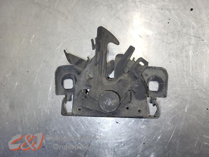 Slotmechaniek Motorkap van een Renault Trafic, Auto-onderdelen, Carrosserie, Renault, Gebruikt, 3 maanden garantie, Ophalen of Verzenden