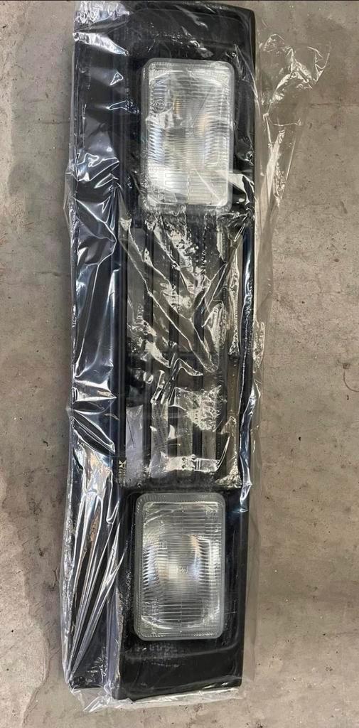 Calandre Renault R9 avec projecteurs nouvelle !, Autos : Pièces & Accessoires, Éclairage, Renault, Enlèvement