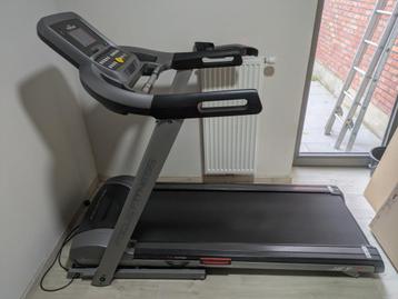 Professionele loopband Focus Jet7 beschikbaar voor biedingen