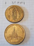 2 penningen van Lourdes 2001 en één zonder jaartal, Postzegels en Munten, Ophalen of Verzenden