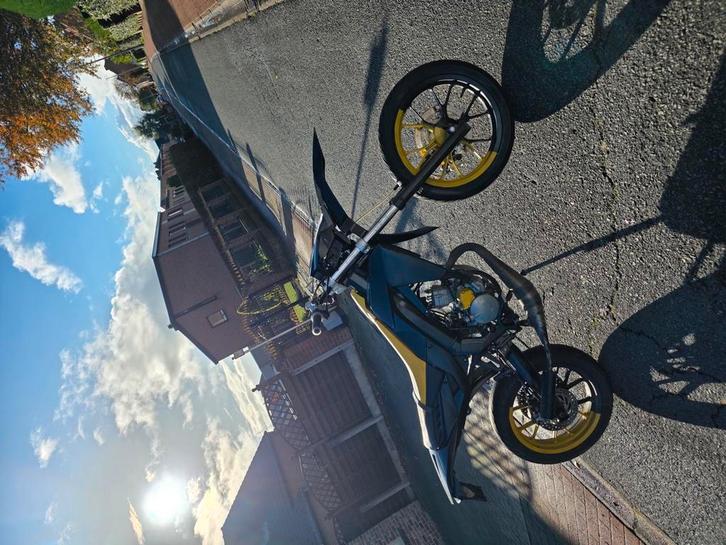 Aprilia sx50 limited edition, Fietsen en Brommers, Brommers | Derbi, Zo goed als nieuw, Klasse B (45 km/u), Ophalen