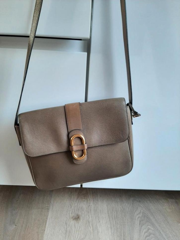Vintage Delvaux Handtas Crossbody of schoudertas, Handtassen en Accessoires, Tassen | Damestassen, Gebruikt, Handtas, Verzenden