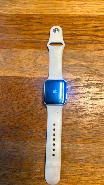 Apple watch serie 3 met kapot glas beschikbaar voor biedingen
