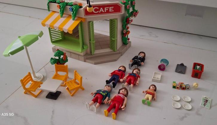 PLAYMOBIL het café en het terras, Kinderen en Baby's, Speelgoed | Playmobil, Zo goed als nieuw, Complete set, Ophalen of Verzenden