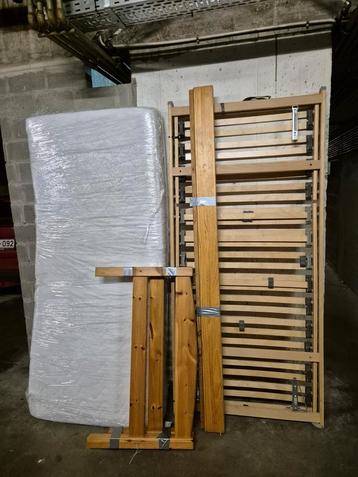Lit 90× 200 avec matelas beschikbaar voor biedingen