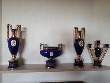 set van 3 siervazen en kandelaar kobalt blauw met goud beschikbaar voor biedingen