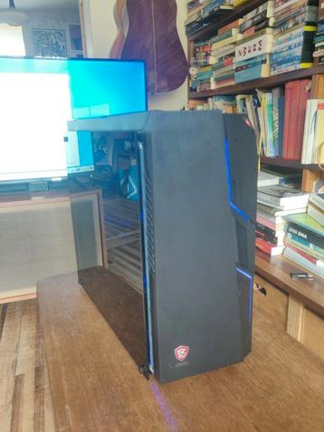 Gaming pc beschikbaar voor biedingen