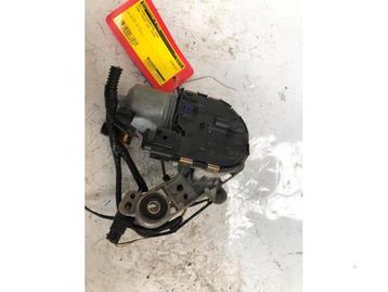 Ruitenwissermotor voor van een Ford Focus beschikbaar voor biedingen